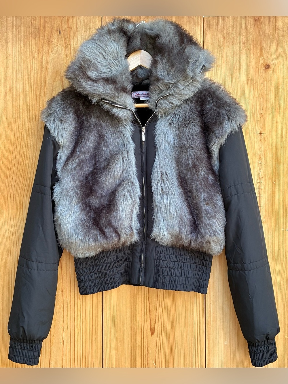 Che-Bella Vintage EUC Faux Fur Zip Up Jacket Sz Medium